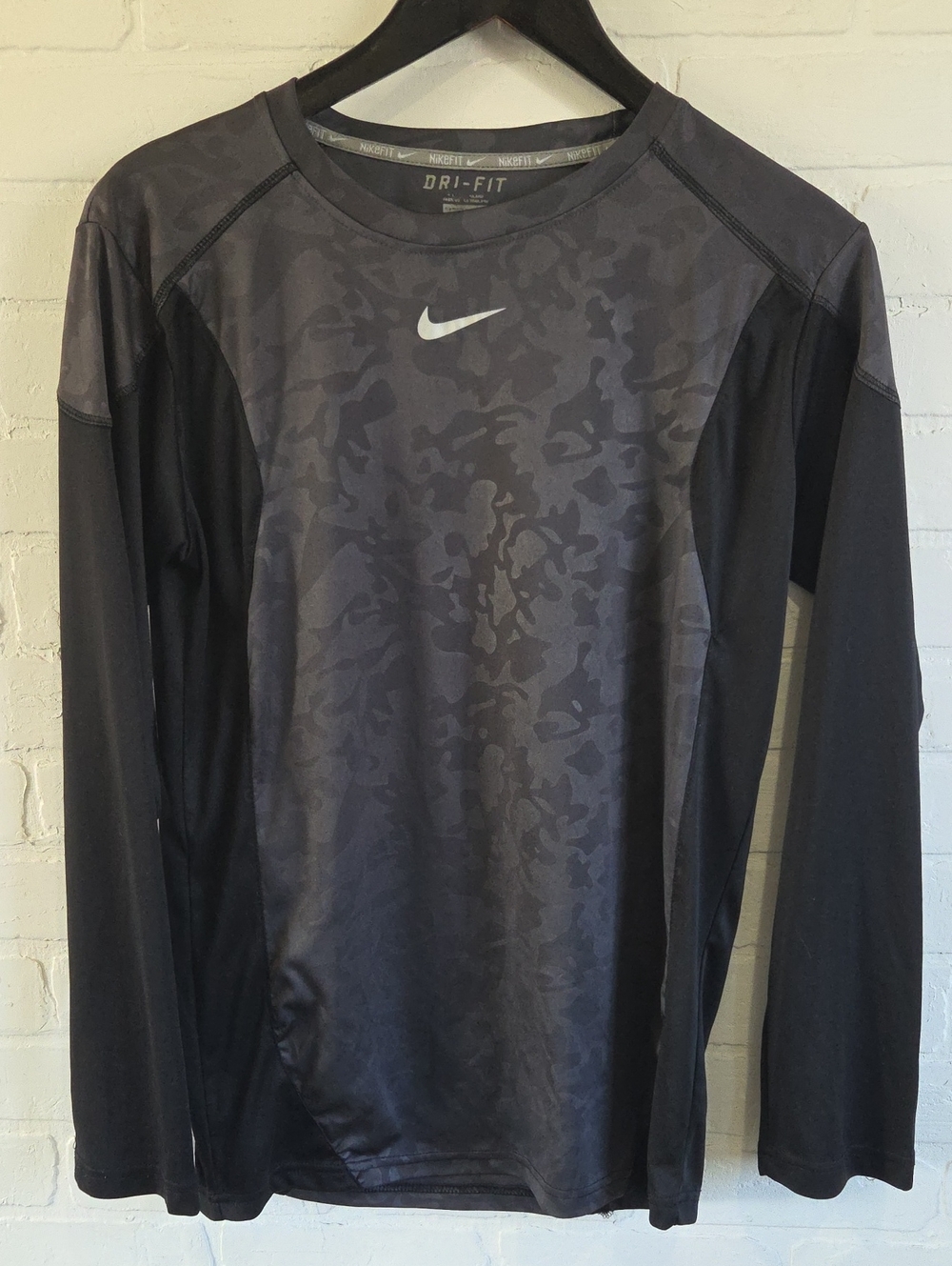 Nike Men's Long Sleeve Dri-FIT Shirt - Black/Camo